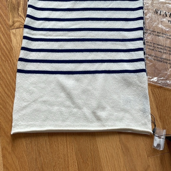 NWT luxurious 100% cashmere scarf ! Great gift - Picture 3 of 8